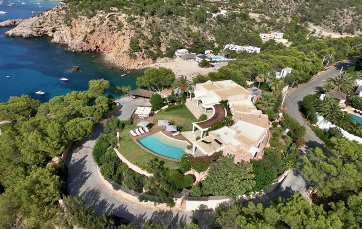 Izara Beach Villa