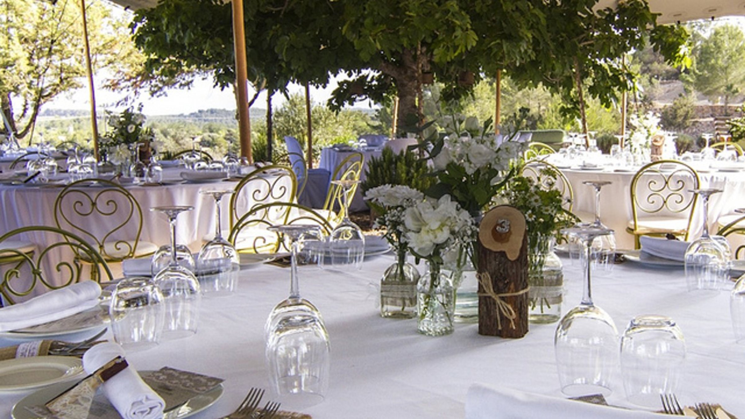 Table Setup For Wedding Party