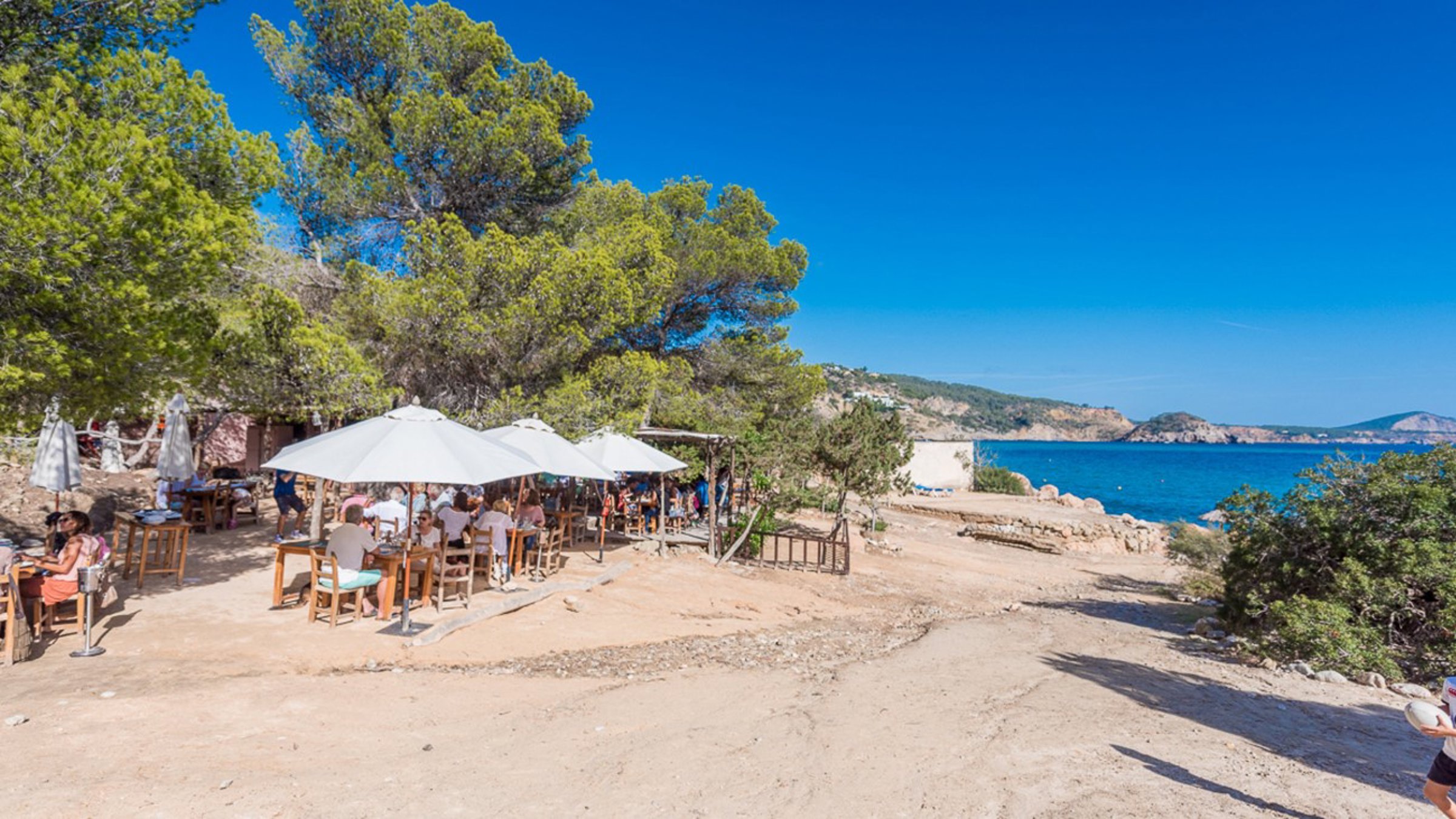 Restaurant By The Beach With Sea Views