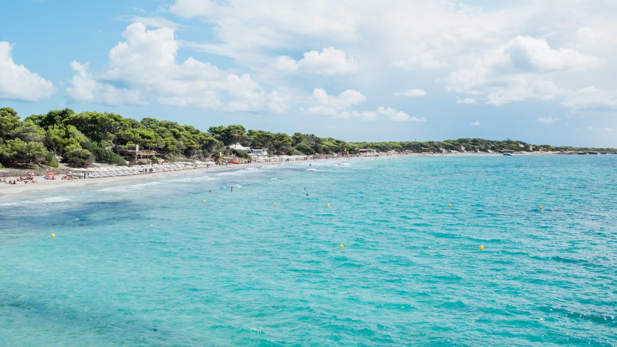 Las Salinas Beach With People And Sea (1)