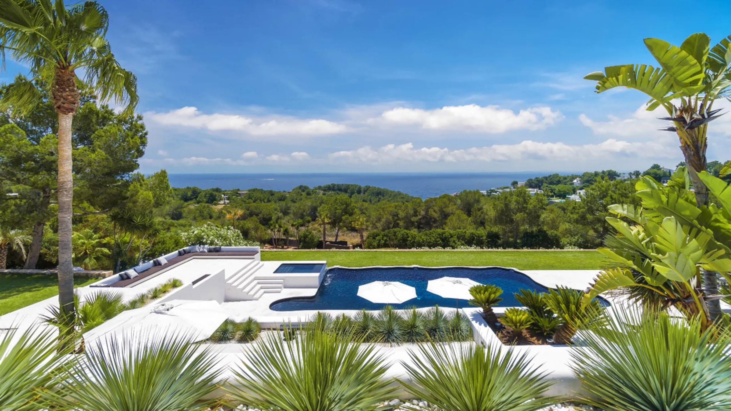 Luxury Villa With Sea Views And Big Garden